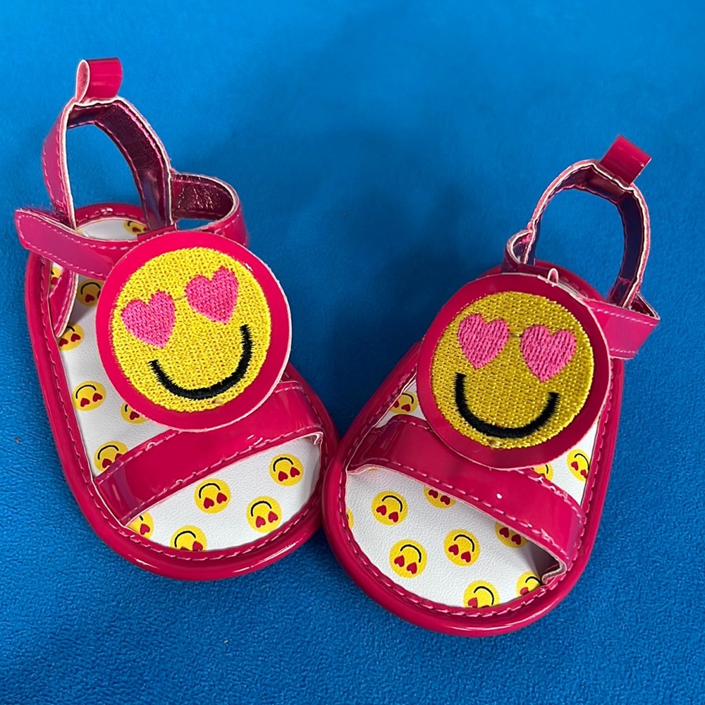 😍- New Baby Girl Fushia Sandals